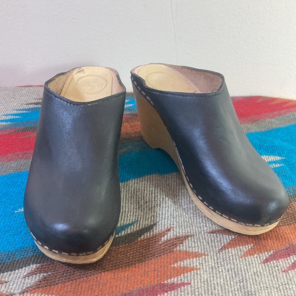 💙No.6 New School Clog On Wedge Black Leather - Picture 12 of 13